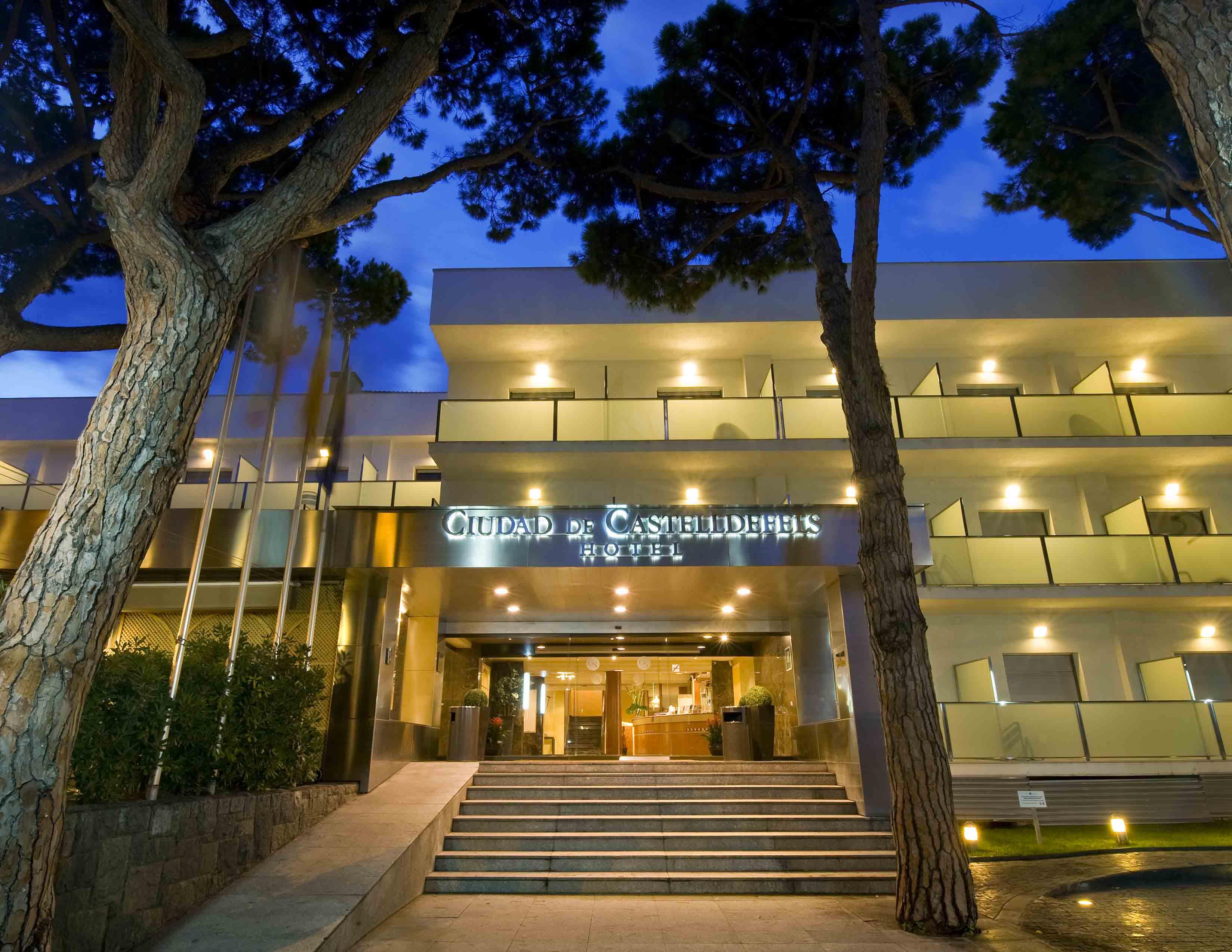 Ciudad De Castelldefels Hotell Exteriör bild