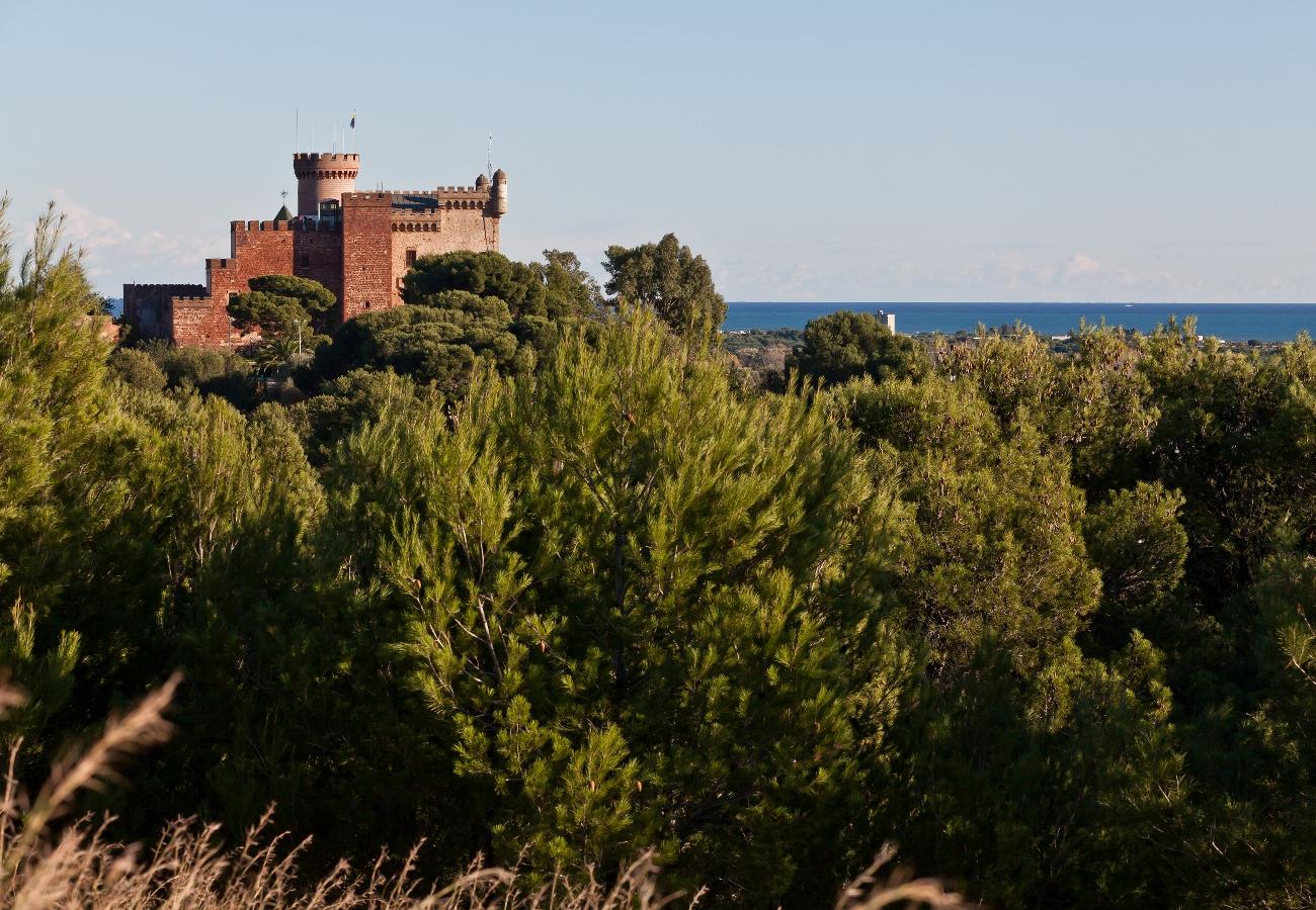 Ciudad De Castelldefels Hotell Exteriör bild